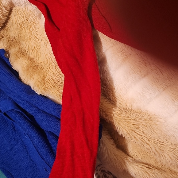 Sweater - Picture 3 of 4